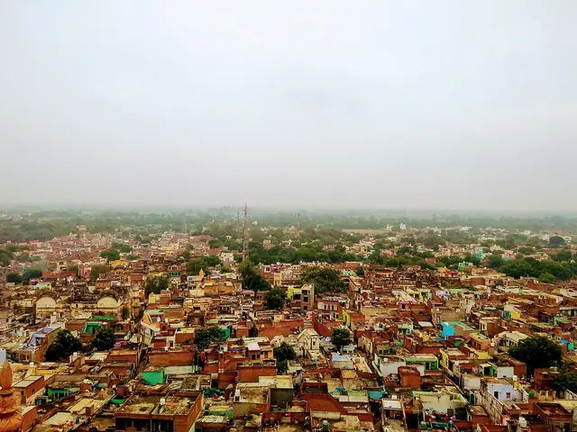 মন্দির থেকে বরসানা: এক নজরে গোটা শহর