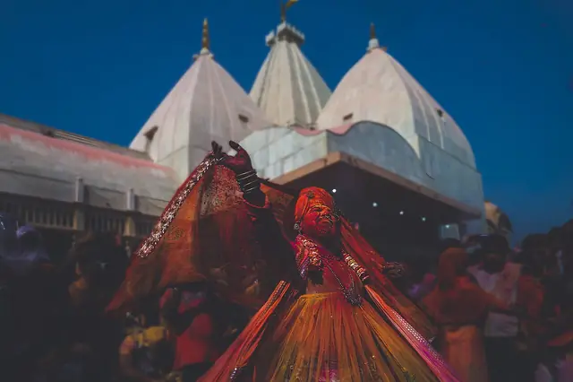 হোলির সপ্তাহে নন্দগাঁও মন্দিরে সন্ধ্যা