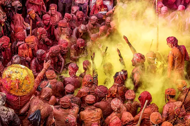 সমাজ: মন্দিরে গাওয়া হোলির পদ